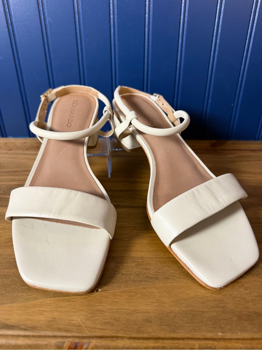 Bernardo Josel Ivory Leather Ankle Strap Block Heel Sandals Women’s 9M